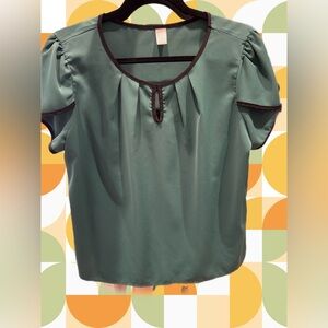 Elegant Green Women's Top